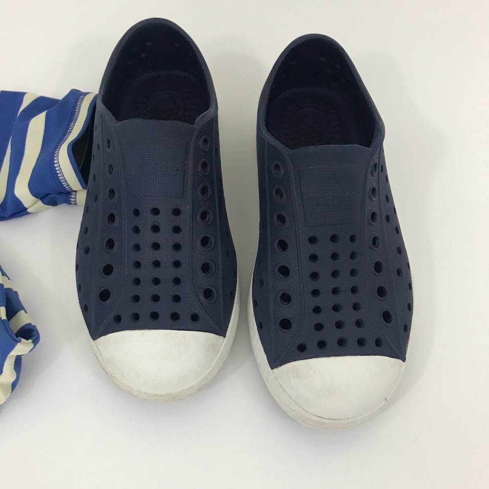 Native kids Jefferson slip-on sneakers, size 11